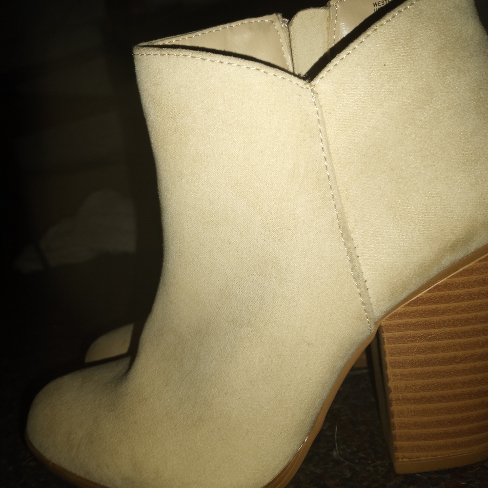 Booties - Picture 4 of 5